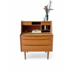 Danish Oak Dresser / Bureau.