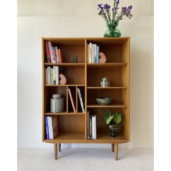Poul Hundevad Bookcase in Oak with Vinyl storage. id 46