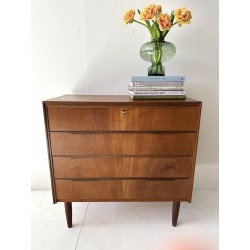 Danish Chest in Teak with 4 drawers id 64