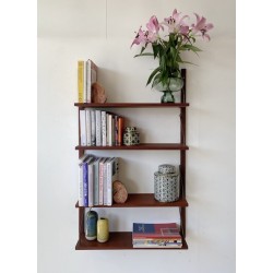 Wall System with 4 shelves id 8